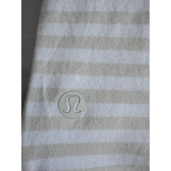 New Lululemon Organic Cotton Classic Fit T-Shirt Size Medium Beige & White - Picture 7 of 7